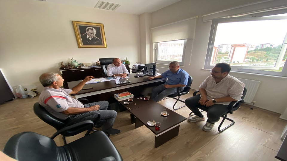 Rektörlük Binasında bulunan klimaların bakım ve onarımı yetkili servis tarafından yapıldı.
